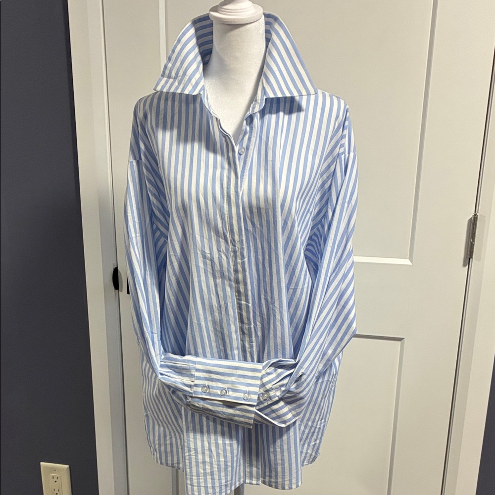 Lioness Oversized Shirt - size M